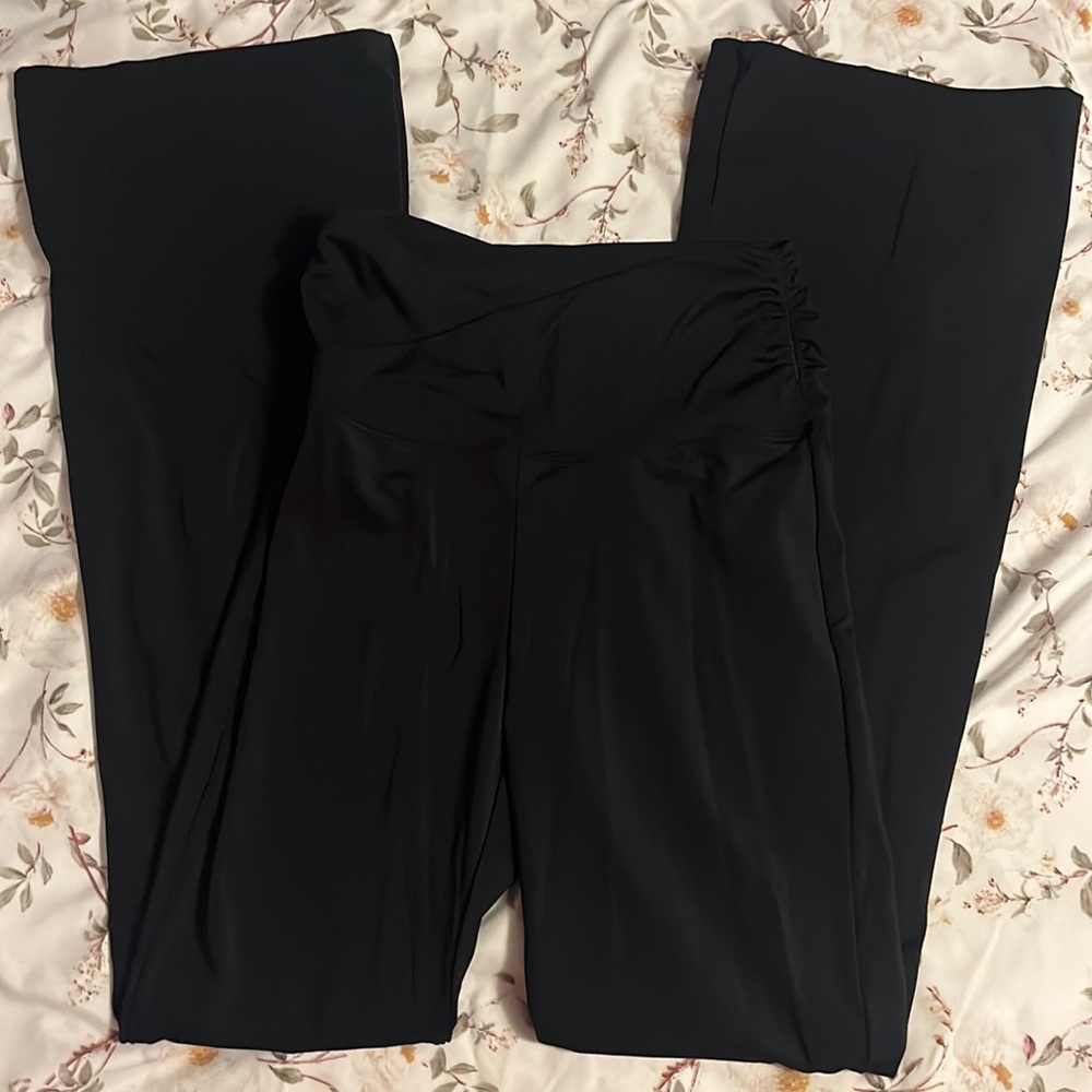 Ododos Side Scrunch Flare Leggings